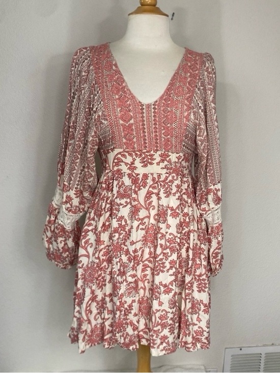 Sincerly Jules Dresses & Skirts - Sincerely Jules Women Peach Cream Floral Embroidered Mini Dress Size Medium Boho
